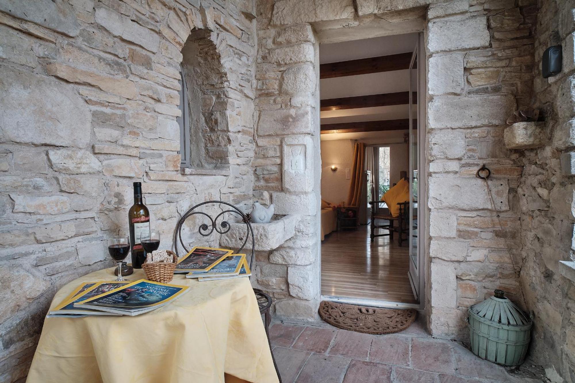 Les Maisons De Chante Oiseau Sigonce Luaran gambar